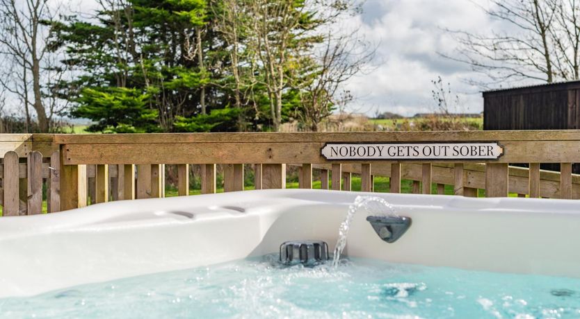 Photo of 3 Bed in St. Merryn