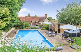 Photo of 9-bed-in-nether-stowey