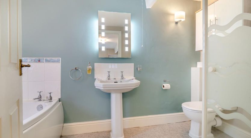 Photo of 4 Bed in Nether Stowey