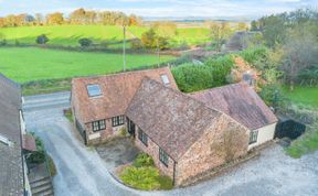 Photo of 4 Bed in Nether Stowey