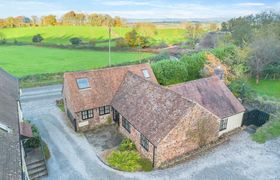 Photo of 4-bed-in-nether-stowey