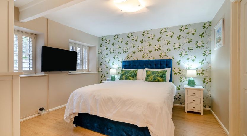 Photo of 4 Bed in Nether Stowey
