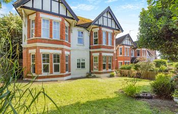 2 Bed in Bexhill-on-Sea Holiday Home