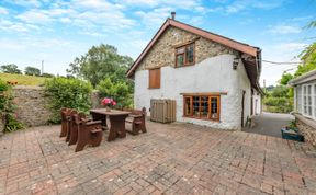 Photo of 4 Bed in Colyton