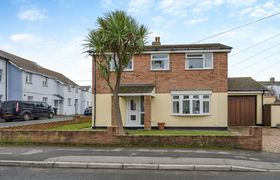 Photo of 4-bed-in-bude-2