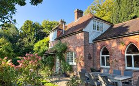 Photo of 5 Bed in Sedlescombe