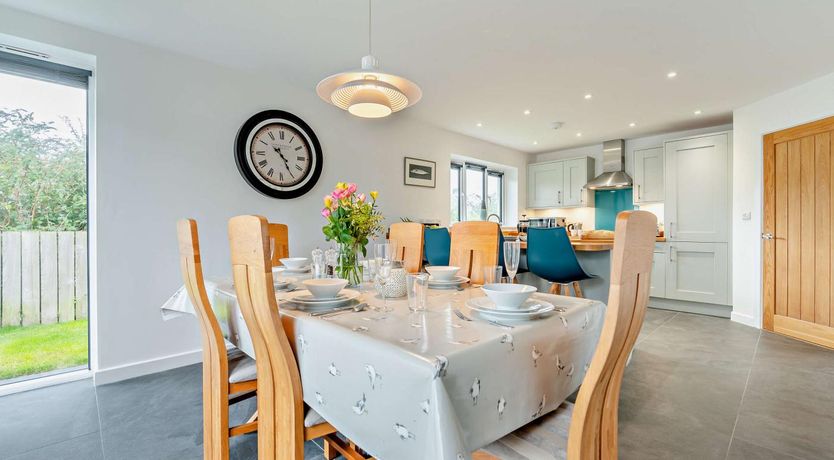Photo of 3 Bed in St. Merryn