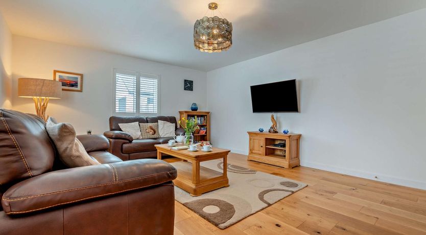 Photo of 3 Bed in St. Merryn