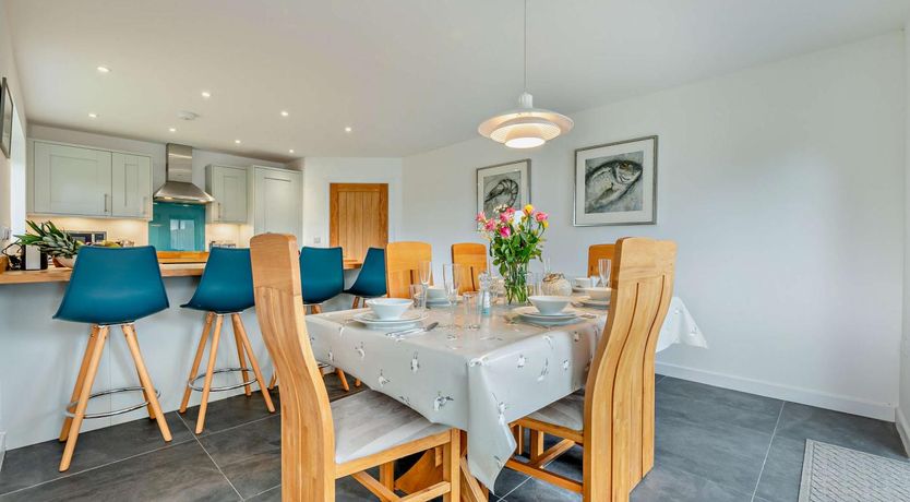 Photo of 3 Bed in St. Merryn