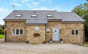 Photo of 4 Bed in Holmesfield