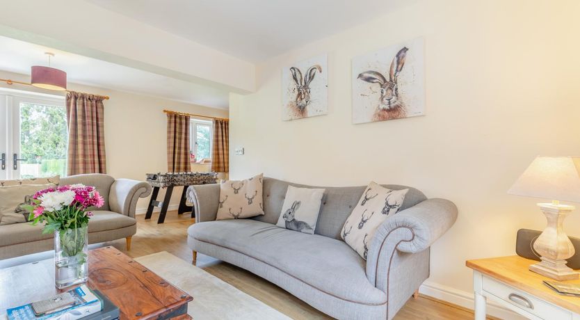 Photo of 4 Bed in Holmesfield