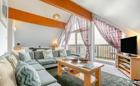 Photo of 4 Bed in Winnards Perch