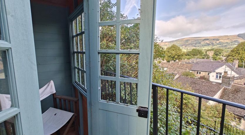 Photo of 2 Bed in Castleton
