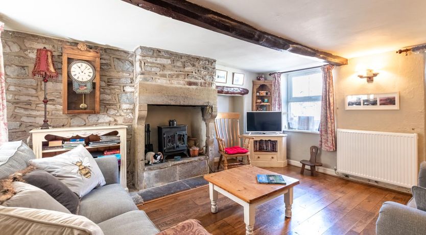 Photo of 2 Bed in Castleton