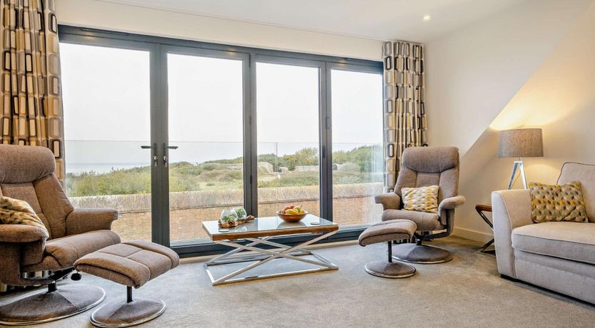 Photo of 3 Bed in Totland Bay
