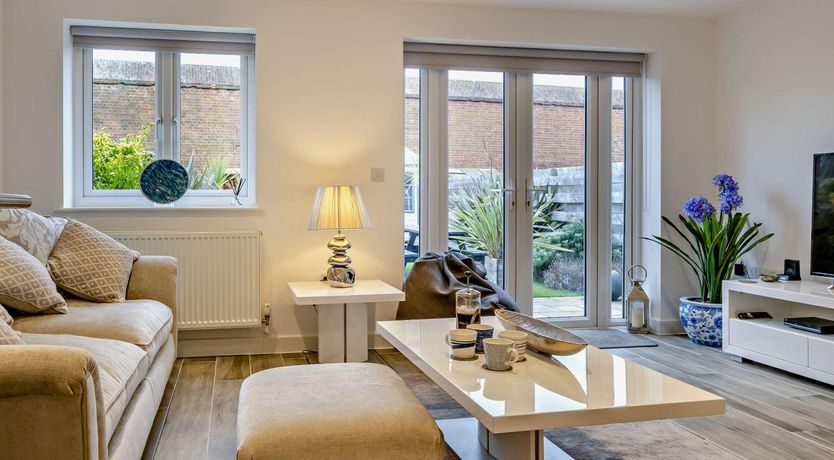Photo of 3 Bed in Totland Bay
