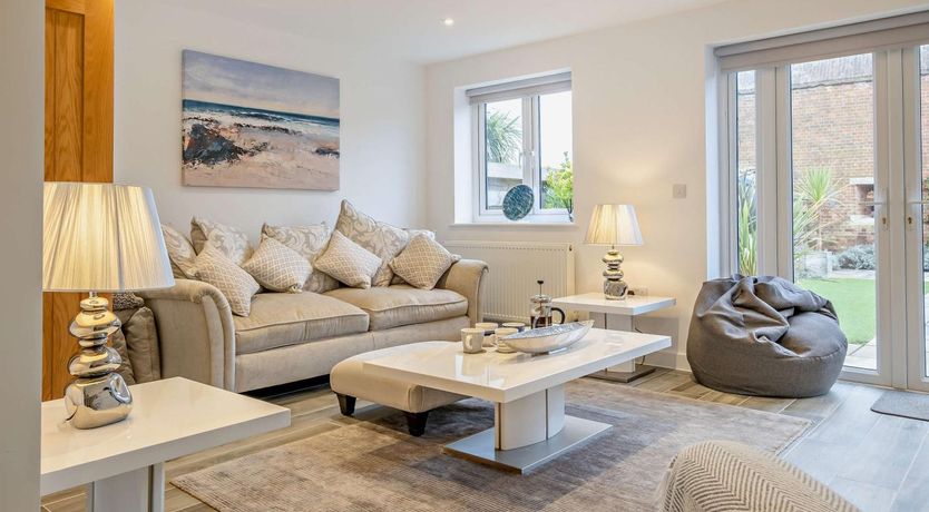 Photo of 3 Bed in Totland Bay