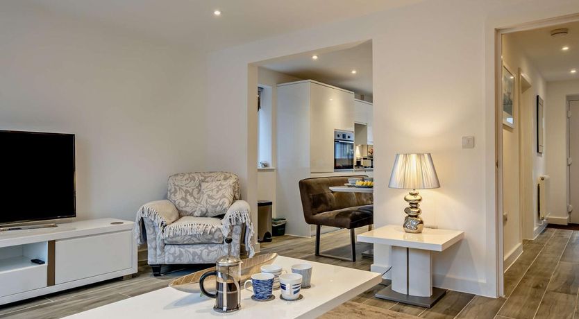 Photo of 3 Bed in Totland Bay