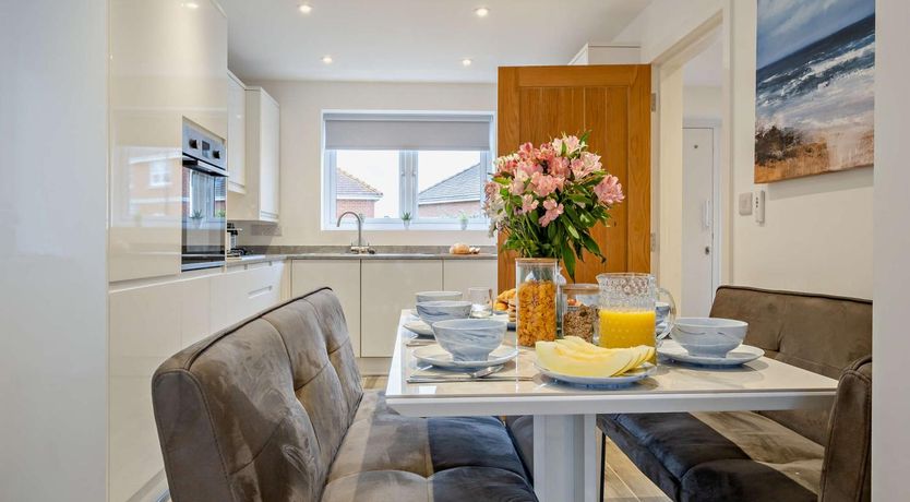 Photo of 3 Bed in Totland Bay