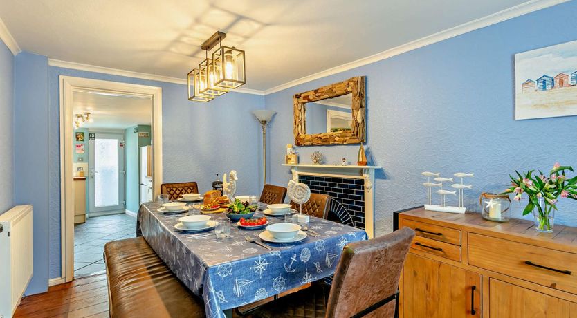 Photo of 3 Bed in Dawlish