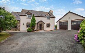 Photo of 4 Bed in St. Florence