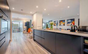 Photo of 4 Bed in Carbis Bay