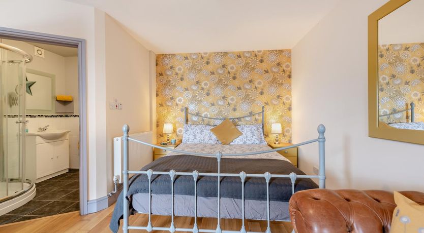 Photo of 1 Bed in St. Dogmaels