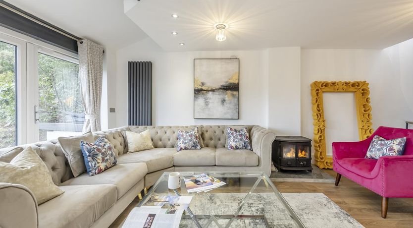 Photo of 4 Bed in Milford Haven