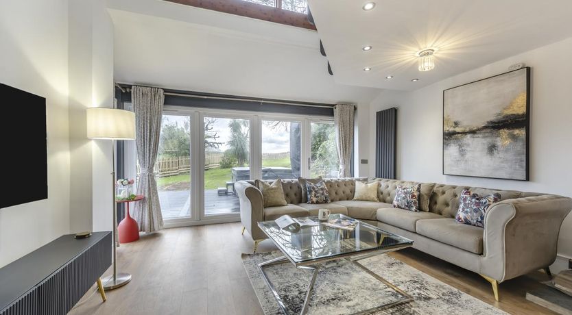 Photo of 4 Bed in Milford Haven