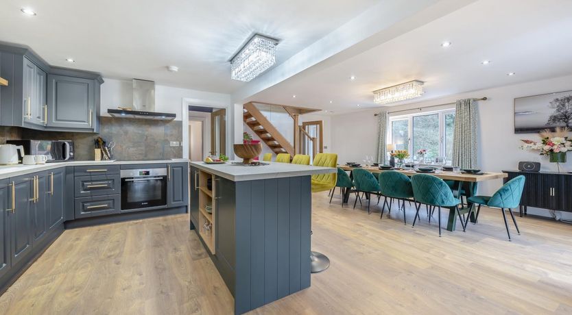 Photo of 4 Bed in Milford Haven