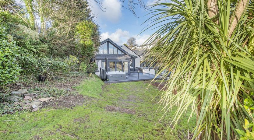 Photo of 4 Bed in Milford Haven