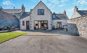 Photo of 4 Bed in Tomintoul