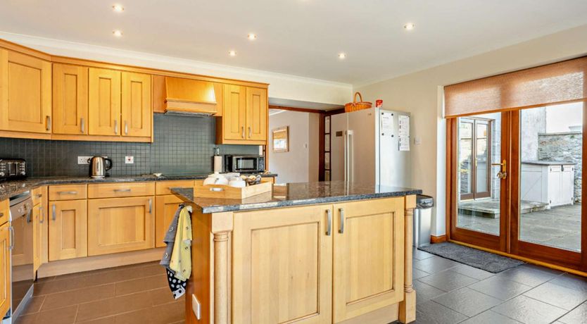 Photo of 4 Bed in Tomintoul
