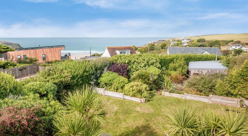 Photo of 4 Bed in Mawgan Porth