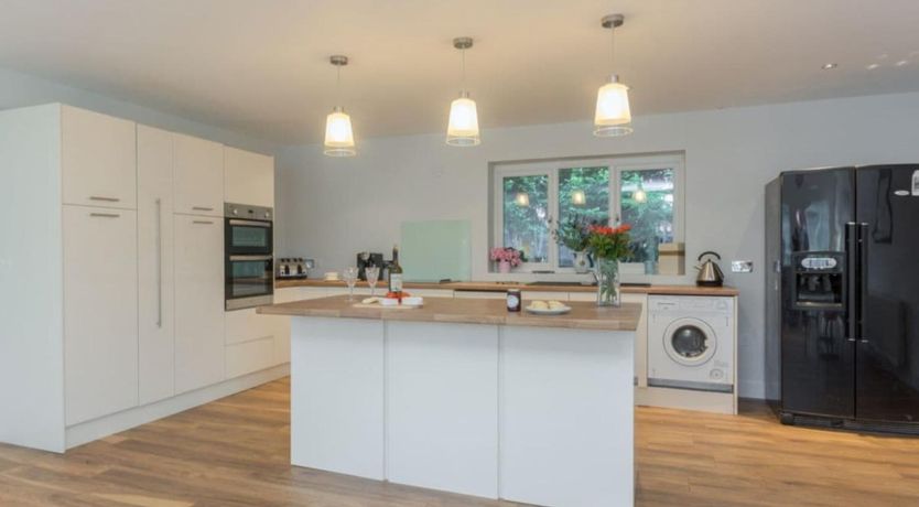 Photo of 4 Bed in Henley-in-Arden