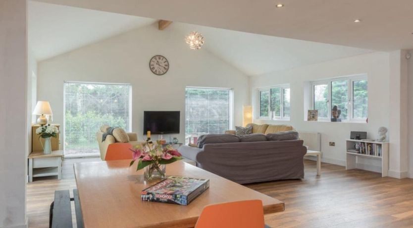 Photo of 4 Bed in Henley-in-Arden