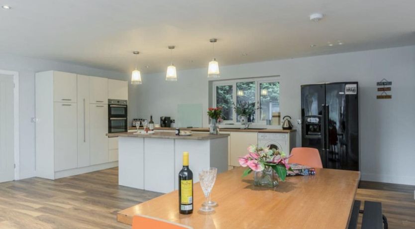 Photo of 4 Bed in Henley-in-Arden