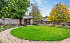 Photo of 3 Bed in Durweston
