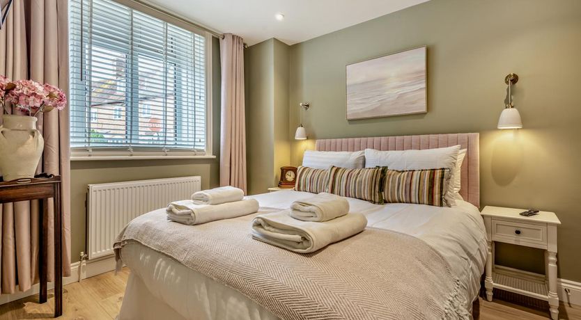 Photo of 3 Bed in Durweston