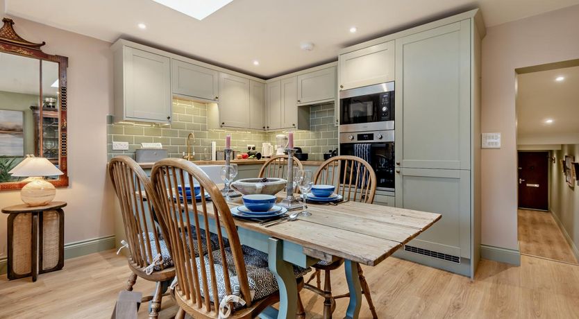 Photo of 3 Bed in Durweston
