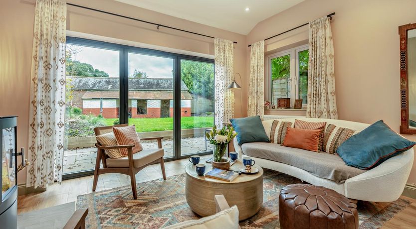 Photo of 3 Bed in Durweston