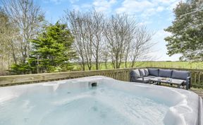 Photo of 3 Bed in St. Merryn