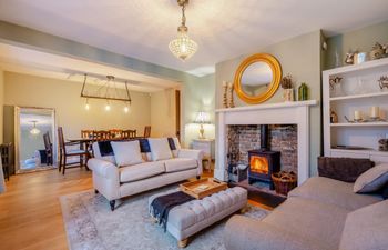 4 Bed in Maidstone Holiday Home