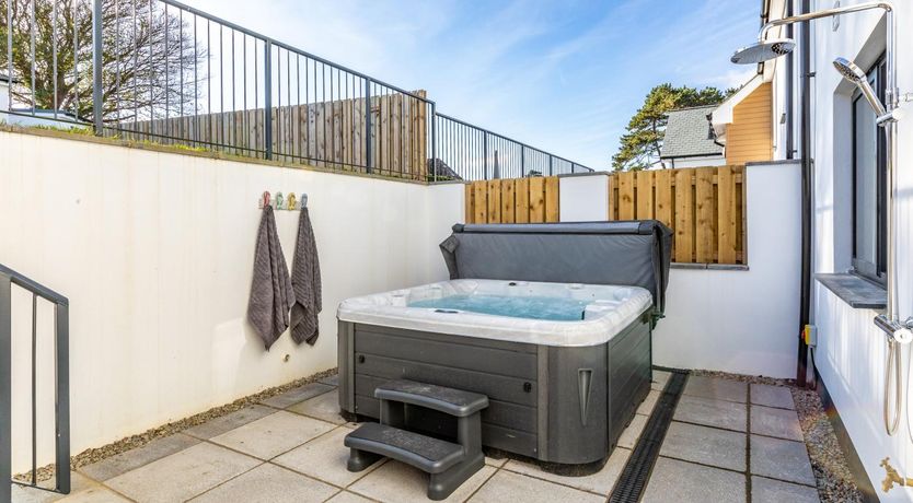Photo of 4 Bed in Instow