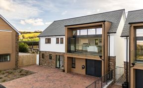 Photo of 4 Bed in Instow