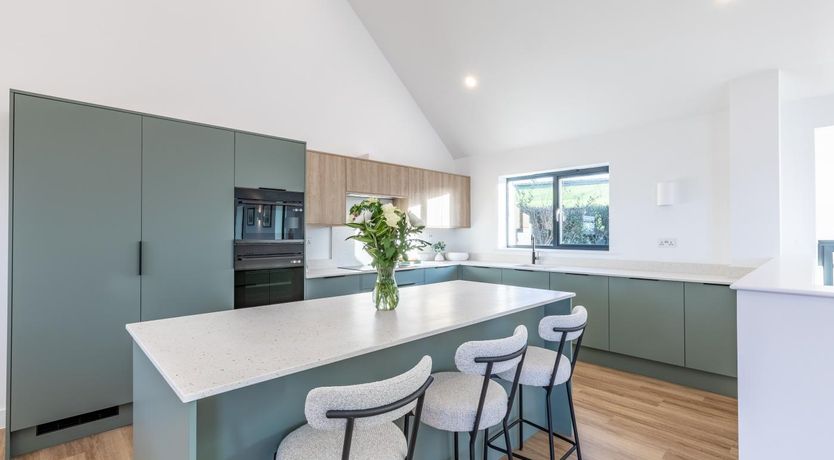 Photo of 4 Bed in Instow