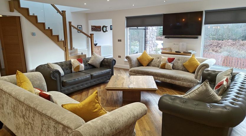 Photo of 7 Bed in Colintraive