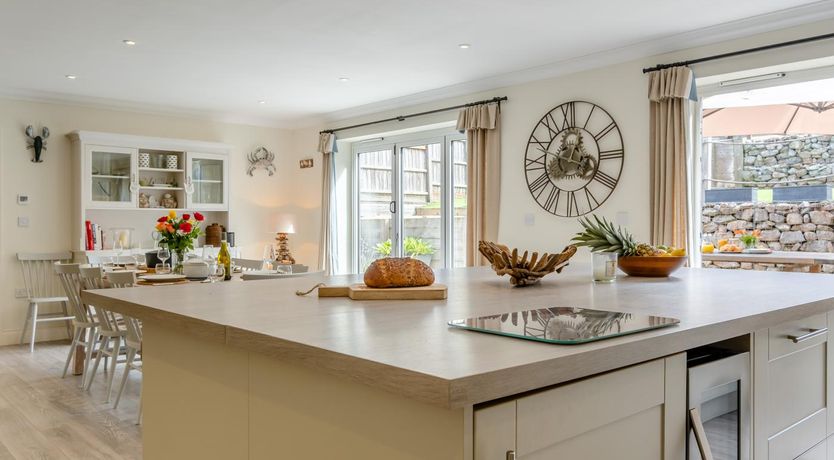 Photo of 4 Bed in Seaview