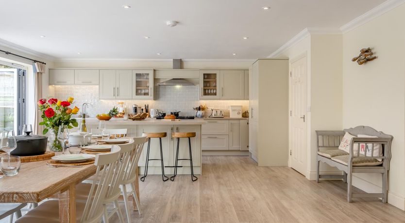 Photo of 4 Bed in Seaview