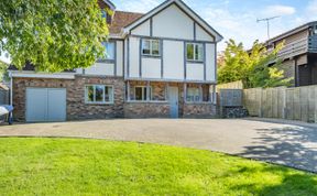 Photo of 4 Bed in Seaview